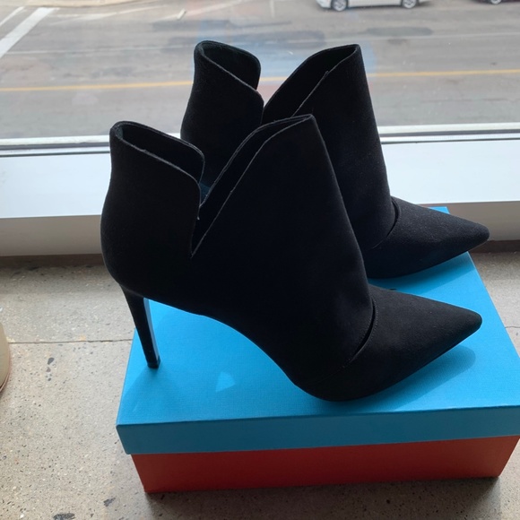 Jean Michel Cazabat Eva suede booties - Picture 2 of 8
